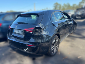 MERCEDES A180d