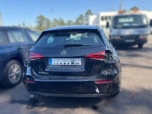 MERCEDES A180d