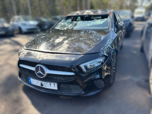 MERCEDES A180d